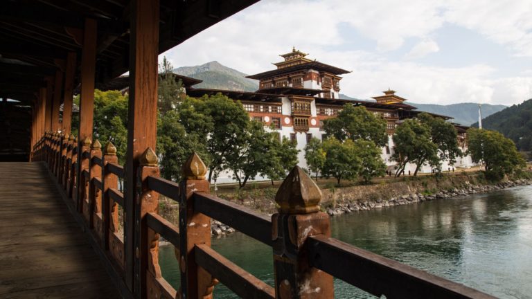 bhutan-punakha-dzong-768x432